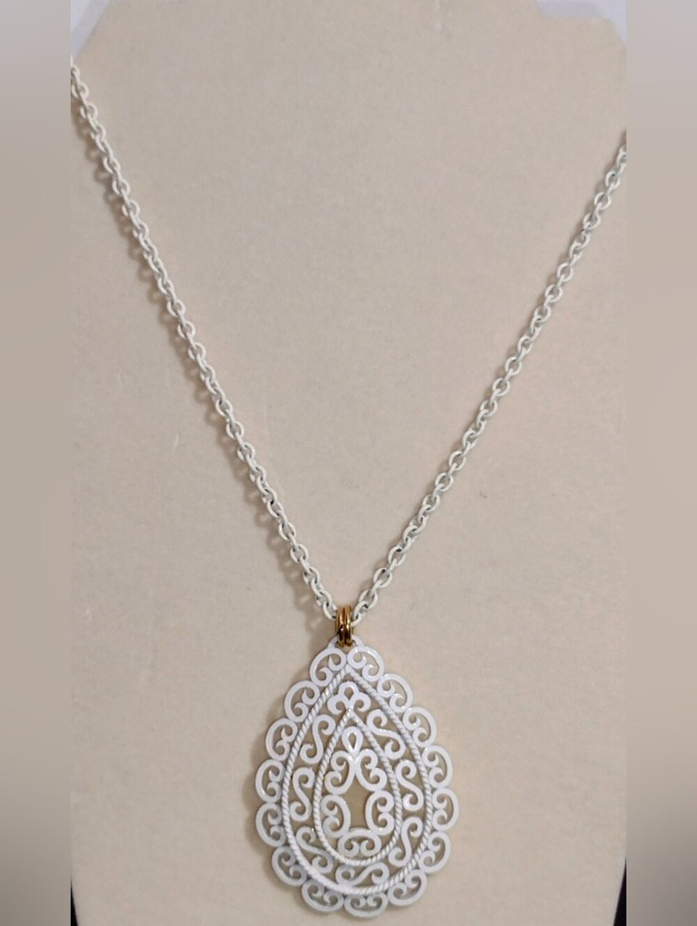 Elegant White Filigree Pendant Necklace - Unbranded